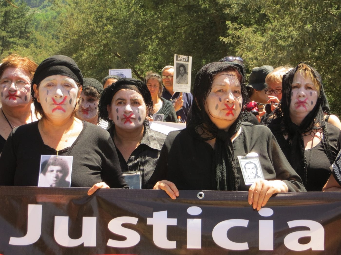 Recuerdan familiares a víctimas de la dictadura en Colonia Dignidad